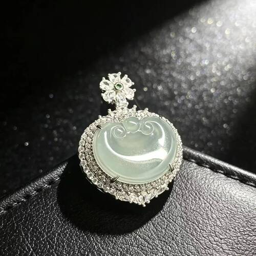 【翡卡拉】天然A货翡翠 如意吊坠