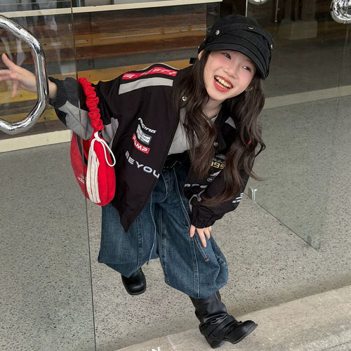 拉bora韩系男女童秋款韩版机车外套儿童撞色徽章印花立领夹克上衣