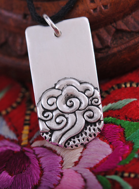 纯银古法祥云浮雕配饰女士吊坠