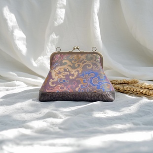 张和才夔龙夔凤古蜀锦牛皮包包名家经典气质百搭珠光咖色饺子包