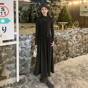 巨好看灰色针织打底内搭连衣裙子女秋冬季2025新款配大衣法式长裙