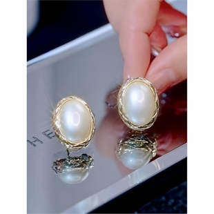 珍珠耳钉女2026新款潮复古风宫廷高级感轻奢耳坠钛合金耳钉
