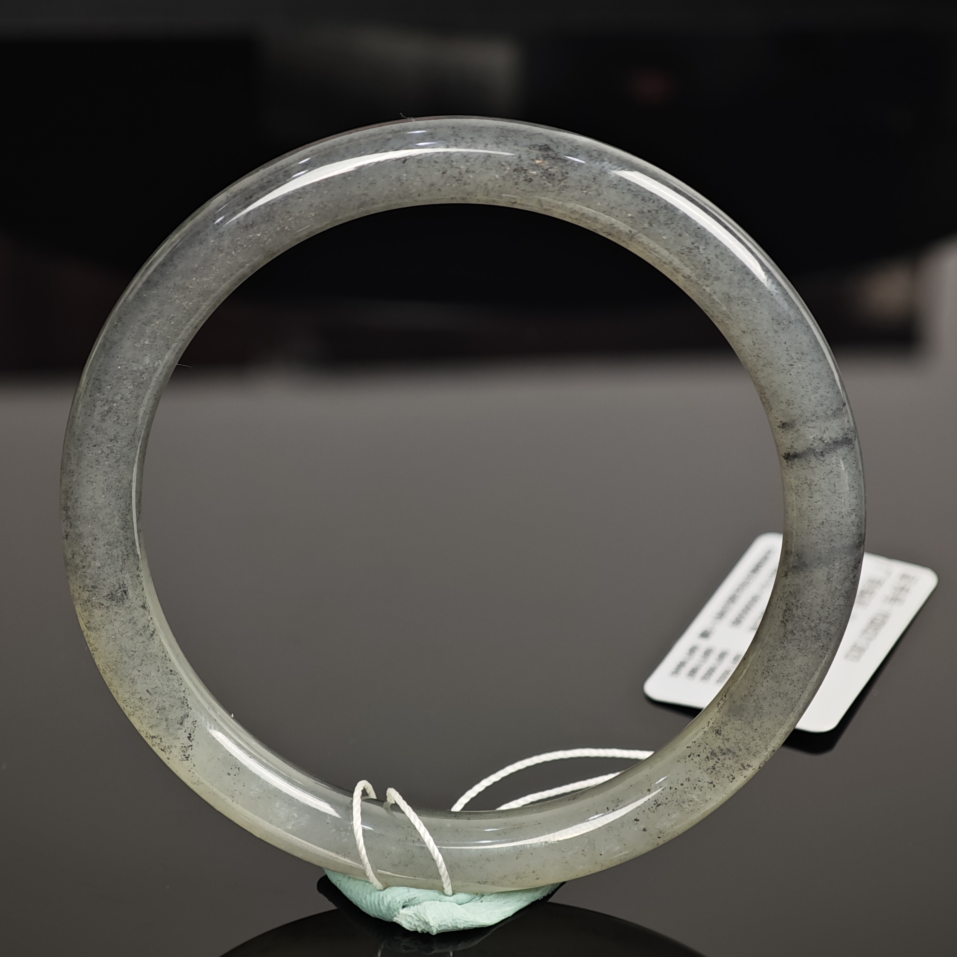 【孤品】七彩云南天然和田玉手镯