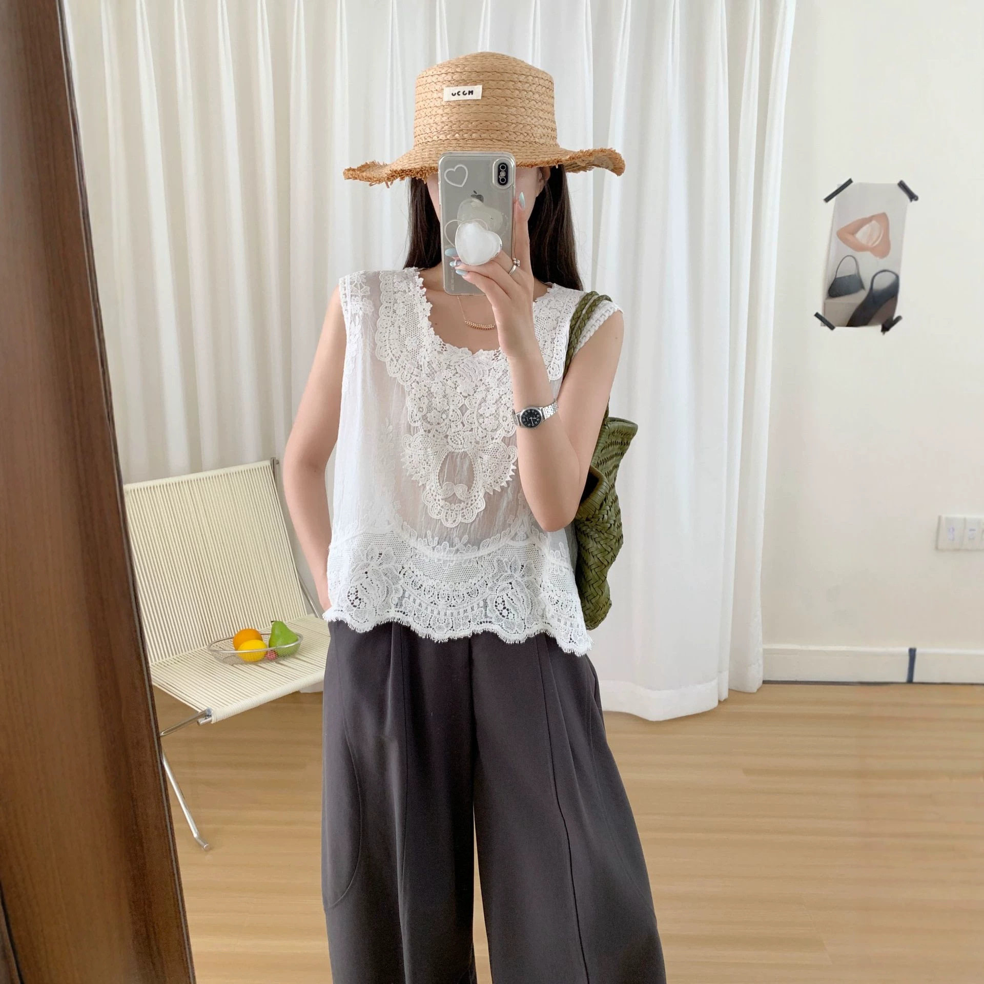 夏季新款民族风蕾丝花边圆领背心重工刺绣宽松百搭气质无袖女上衣
