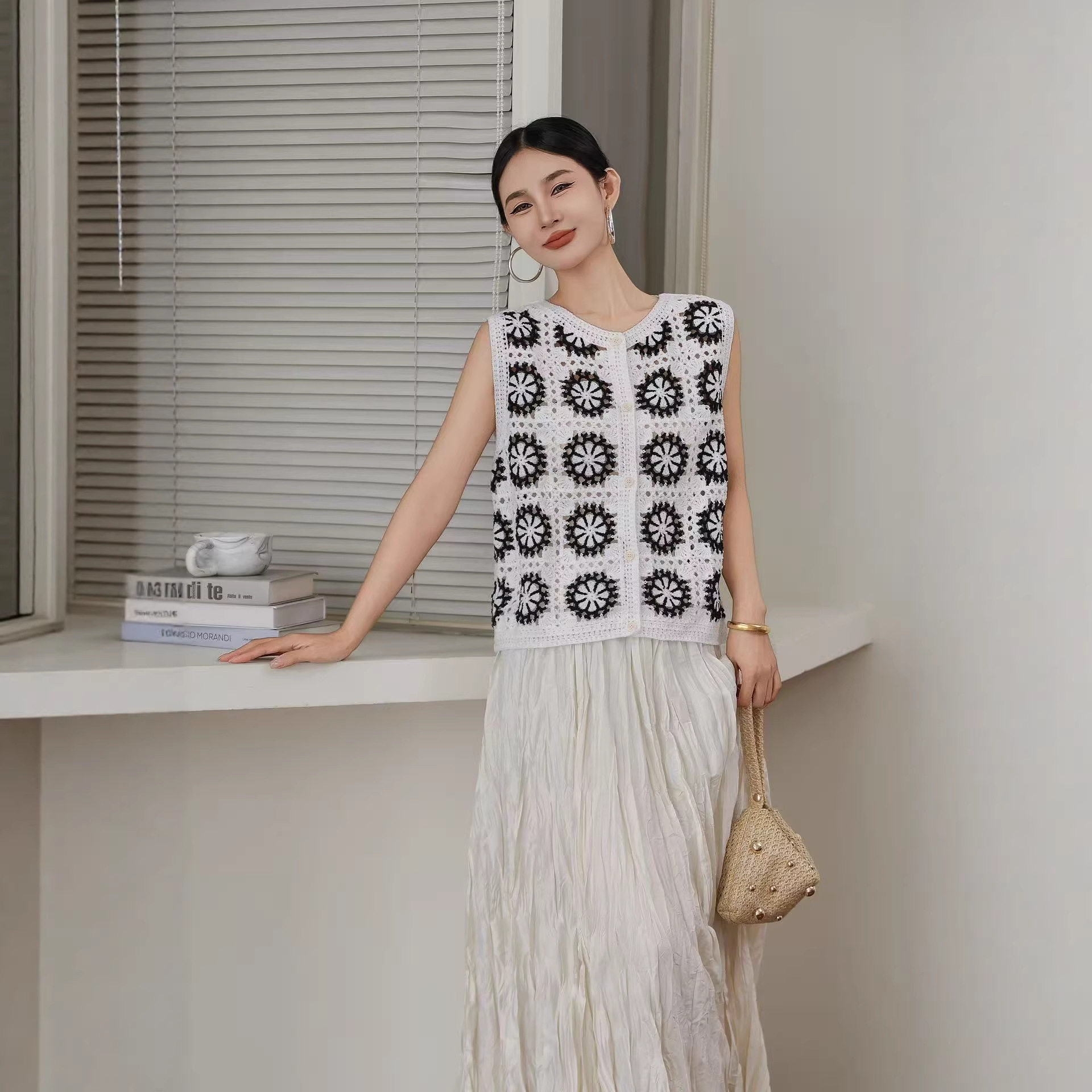 民族风拼色针织马甲背心女春夏叠穿钩花镂空无袖开衫坎肩百搭上衣