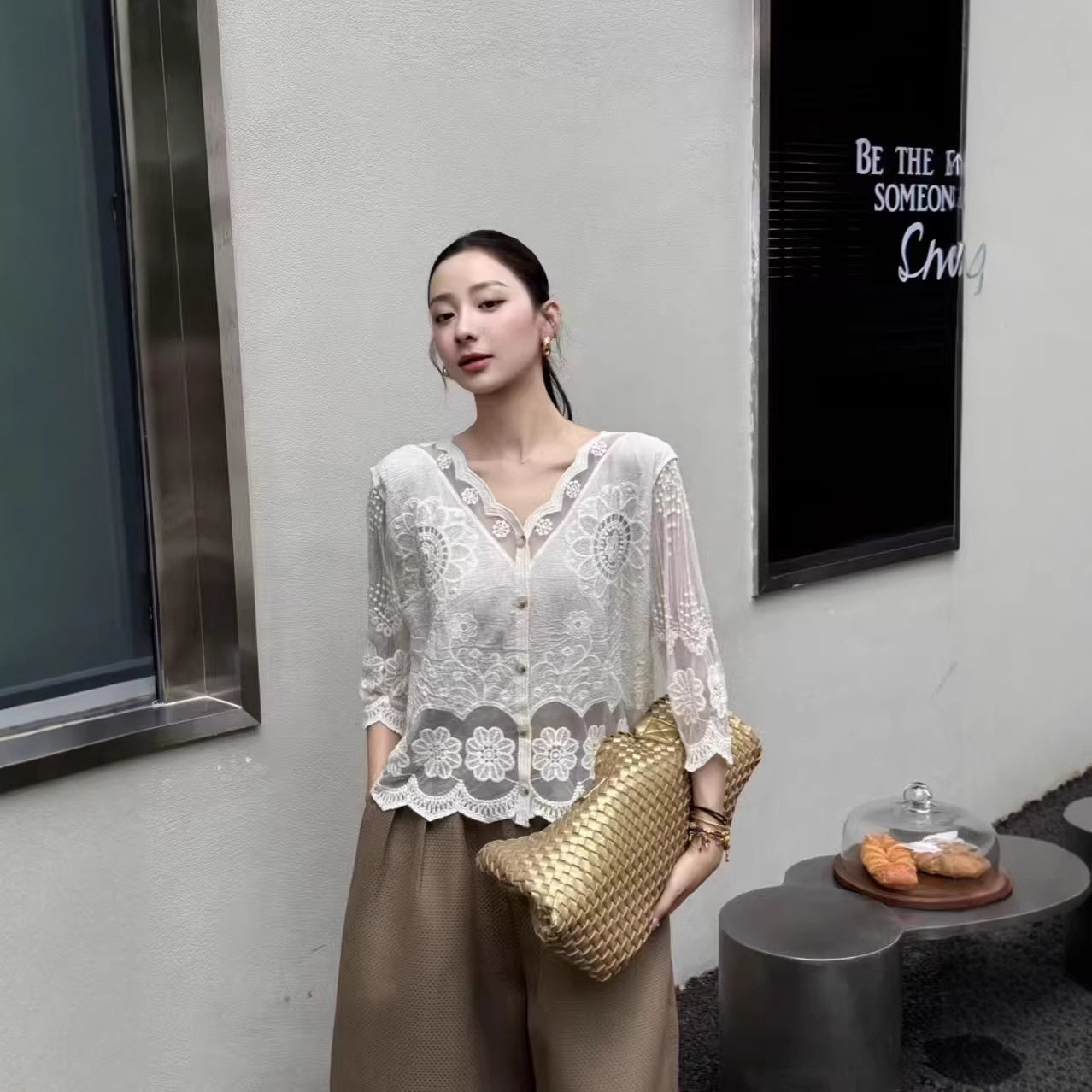 刺绣V领镂空钩花蕾丝衫女春夏薄开衫披肩百搭罩衫度假风上衣小衫
