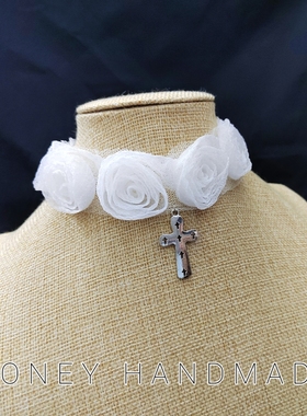 短颈链原创设计纯白祈愿系列泡泡纱立体玫瑰金属镂空十字架choker