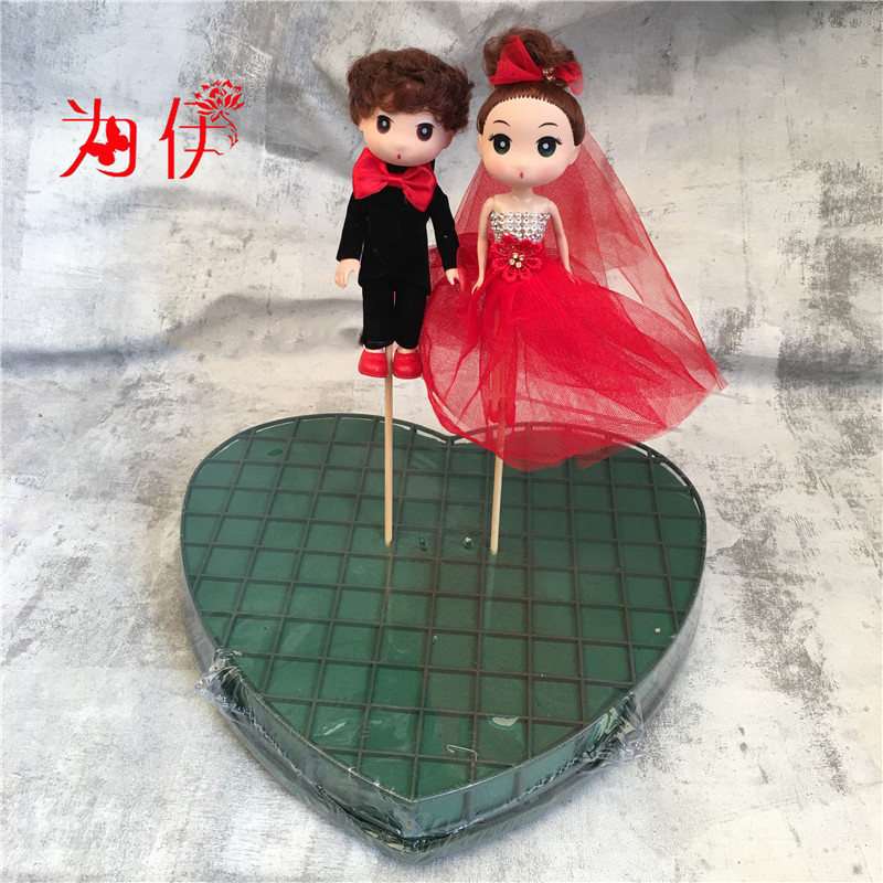 婚车芭比娃娃情侣婚纱新娘婚庆公仔结婚车头鲜花装饰用插花泥对娃