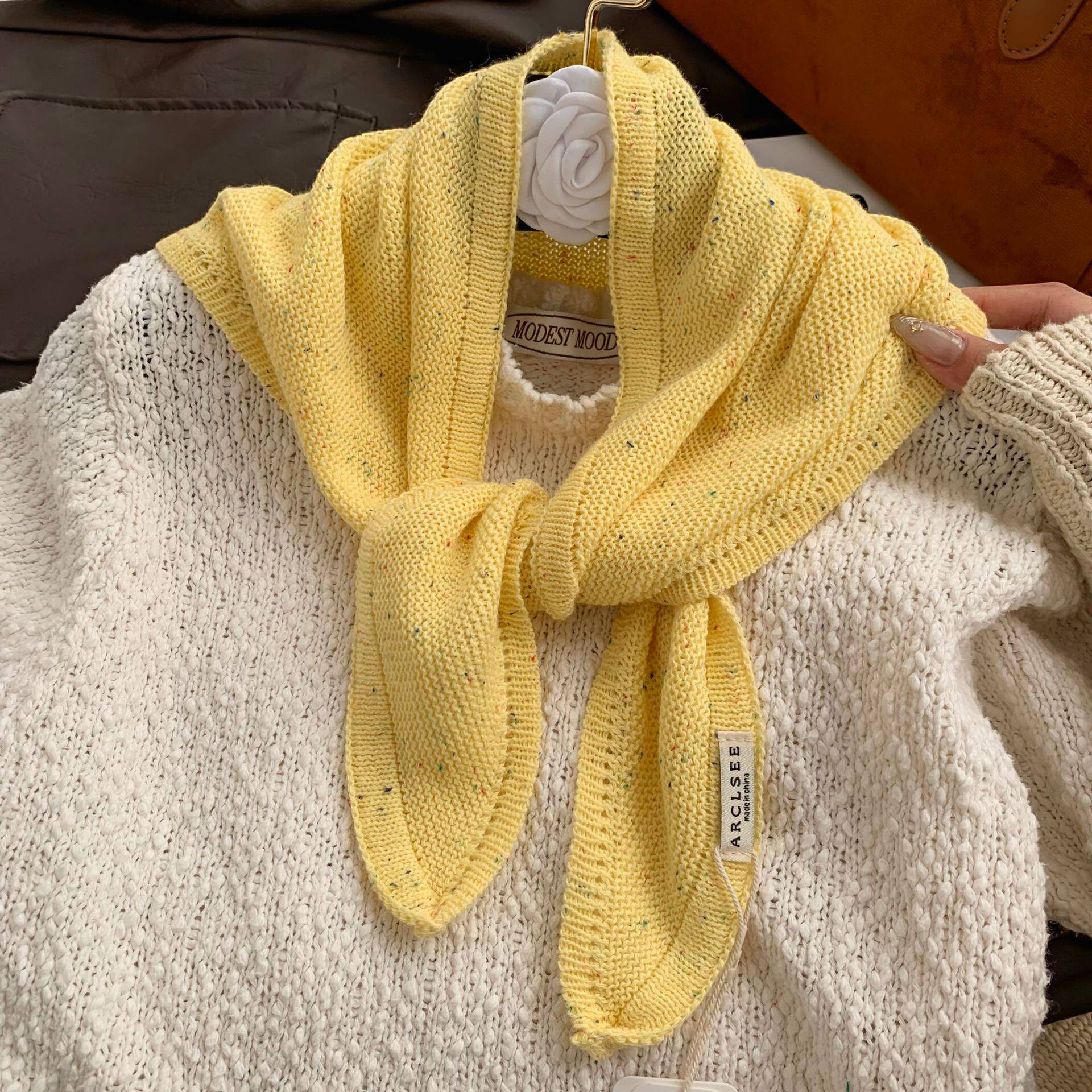 披肩轻奢韩版高级感彩色点混纺针织毛线围脖围巾秋冬款三角巾