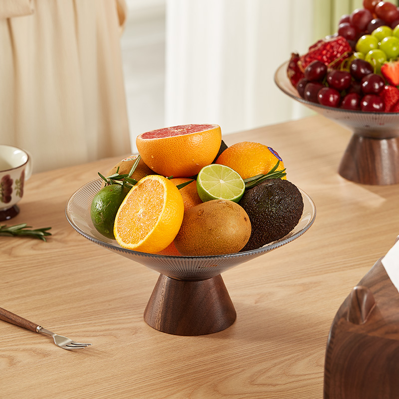 胡桃木底座，来客更彰显主人轻奢品味