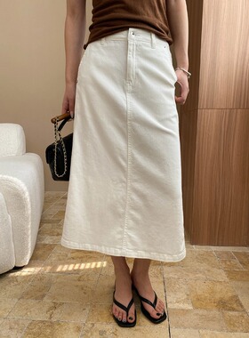 尤物 法式简约通勤 春白色腰A字显瘦后开叉牛仔半身裙 SN7261