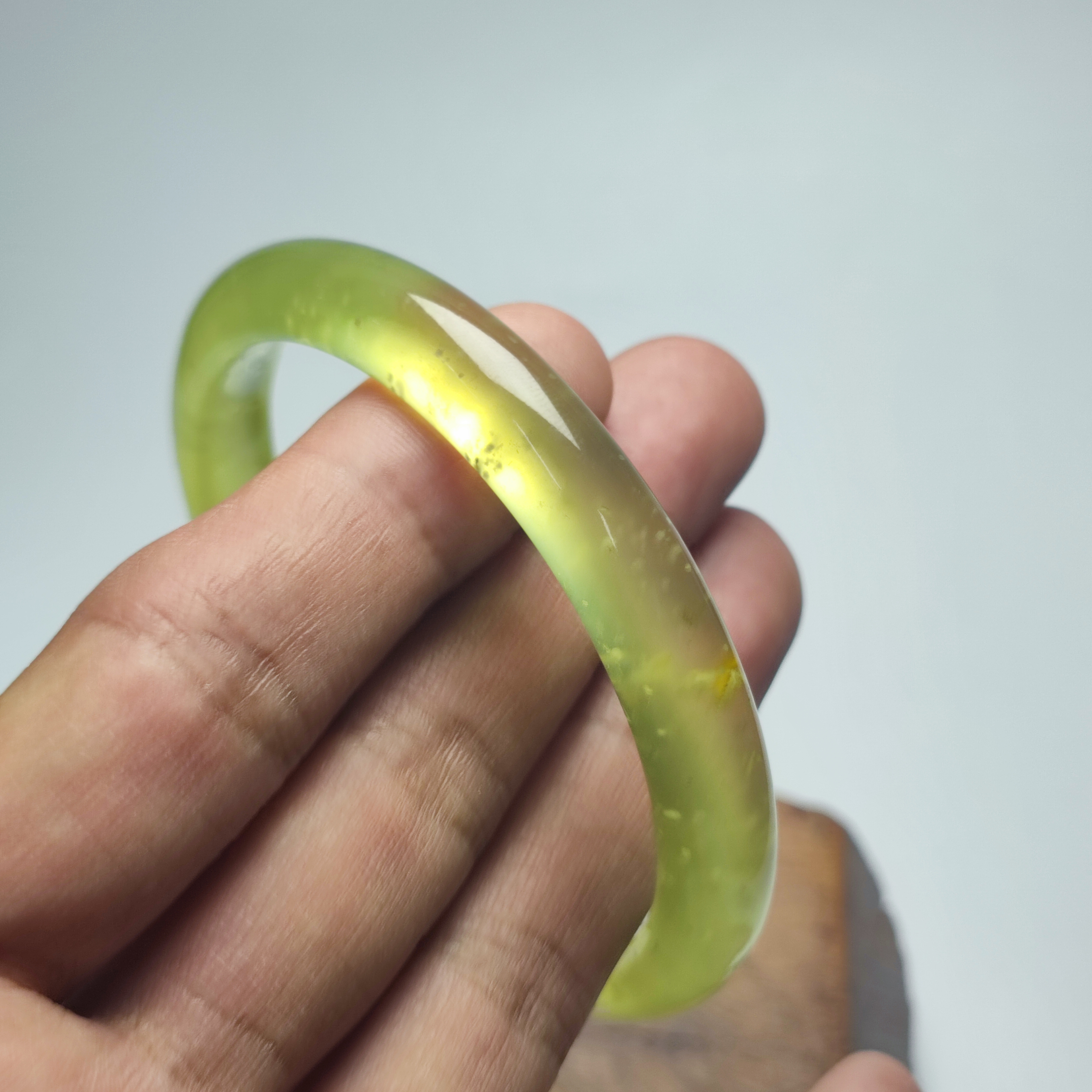 精品岫玉手镯冰种荧光大圈口65mm圈口四大名玉岫岩玉手镯玉镯