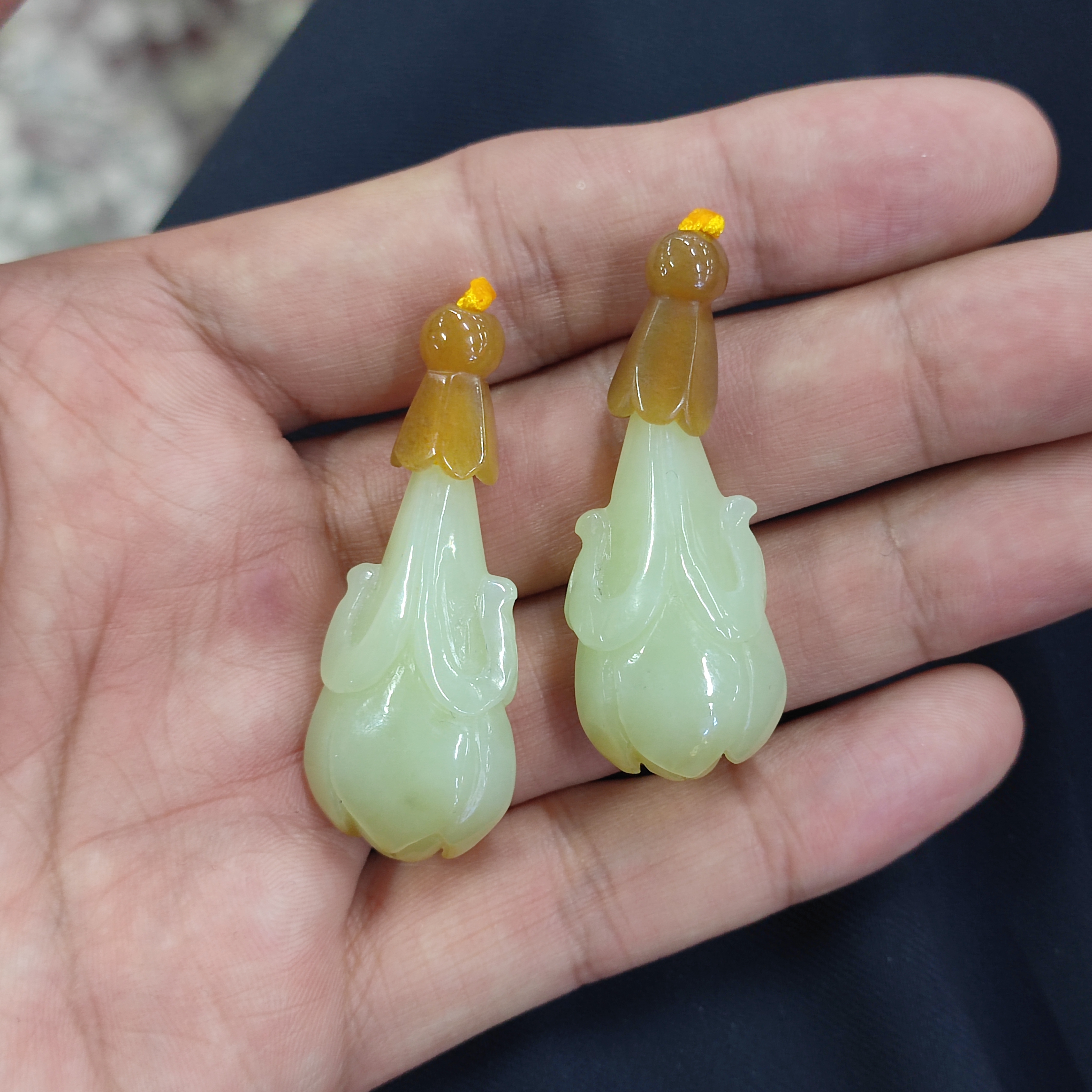 精品收藏和田玉黄白老玉兰花吊坠天然玉石男女款挂件无结构