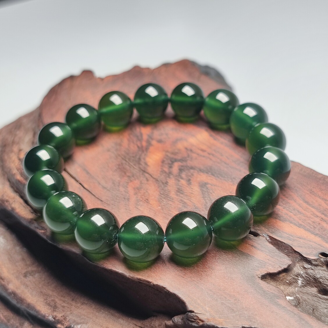 精品收藏岫玉180老坑料酒瓶绿手串手链12mm 圆珠天然玉石四大名玉