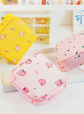 Portable large capacity girl sanitary napkins wet wipes tam