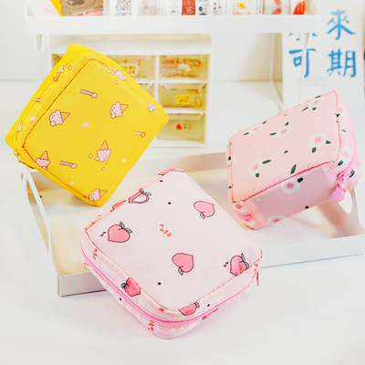 Portable large capacity girl sanitary napkins wet wipes tam