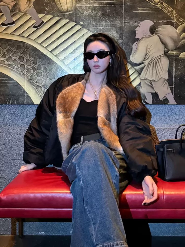 网红同款2025冬季新款休闲撞色青根貂毛领女短白鸭绒羽绒服外套潮