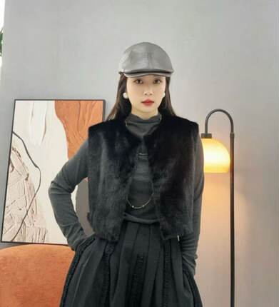 2025新款进口小母貂披肩短款背心貂皮大衣马甲气质水貂皮草坎肩女