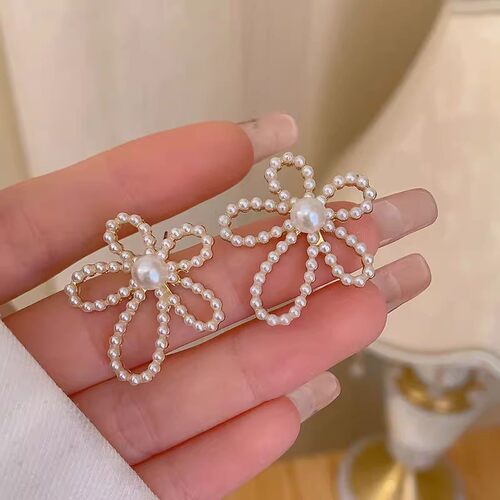 金白色珍珠夸张花朵耳钉女时尚款