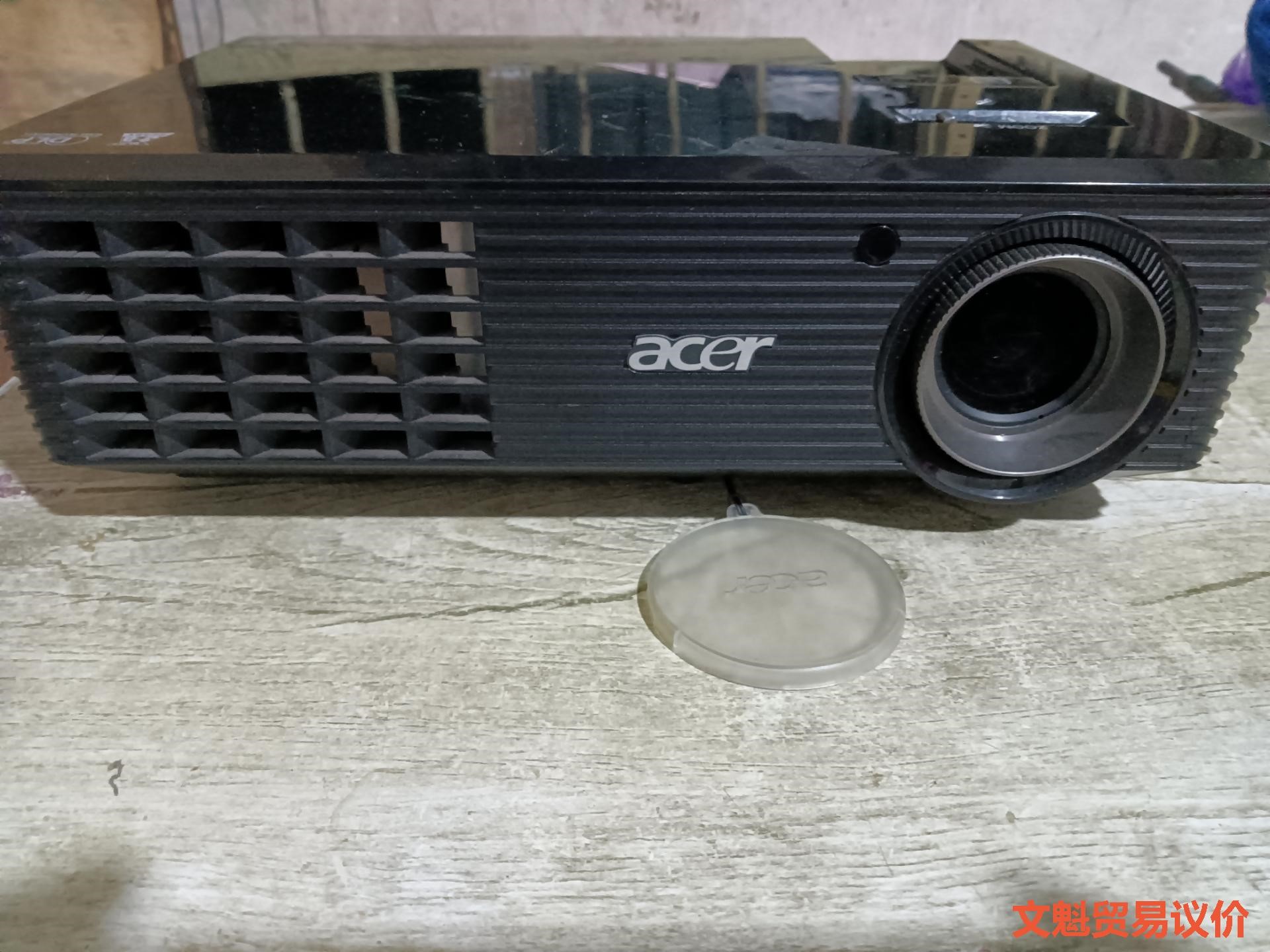 二手宏基投影机X1161A成色如图没有遥控器!有视频!,议价.