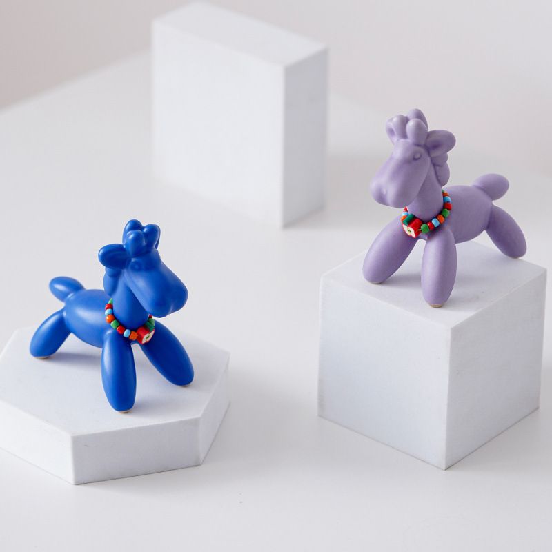 平安气球祈求马创意陶瓷家居北欧风木马桌面解压装饰品工艺摆件