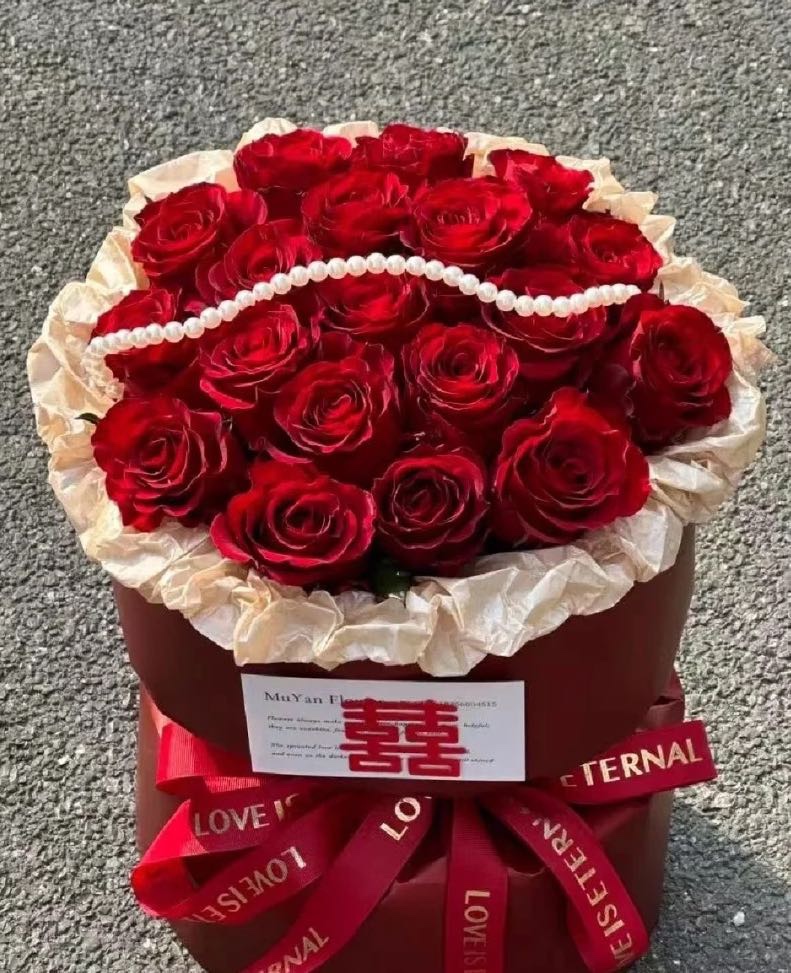 小香风红玫瑰求婚花束33朵
