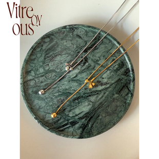 VITREQOUS 铃兰花花简约精致百搭钛钢可调节细长链吊坠