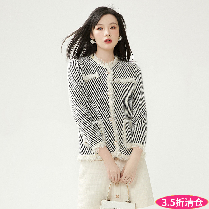 拼接毛边V领单排扣香风外套