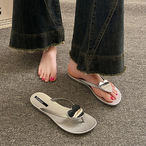 2025新款爱心人字拖夏季外穿