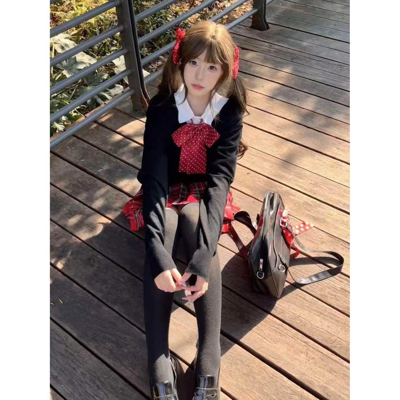 胖MM大码校供感V领套头宽松黑色针织衫JK制服小辣椒短裙格裙套装