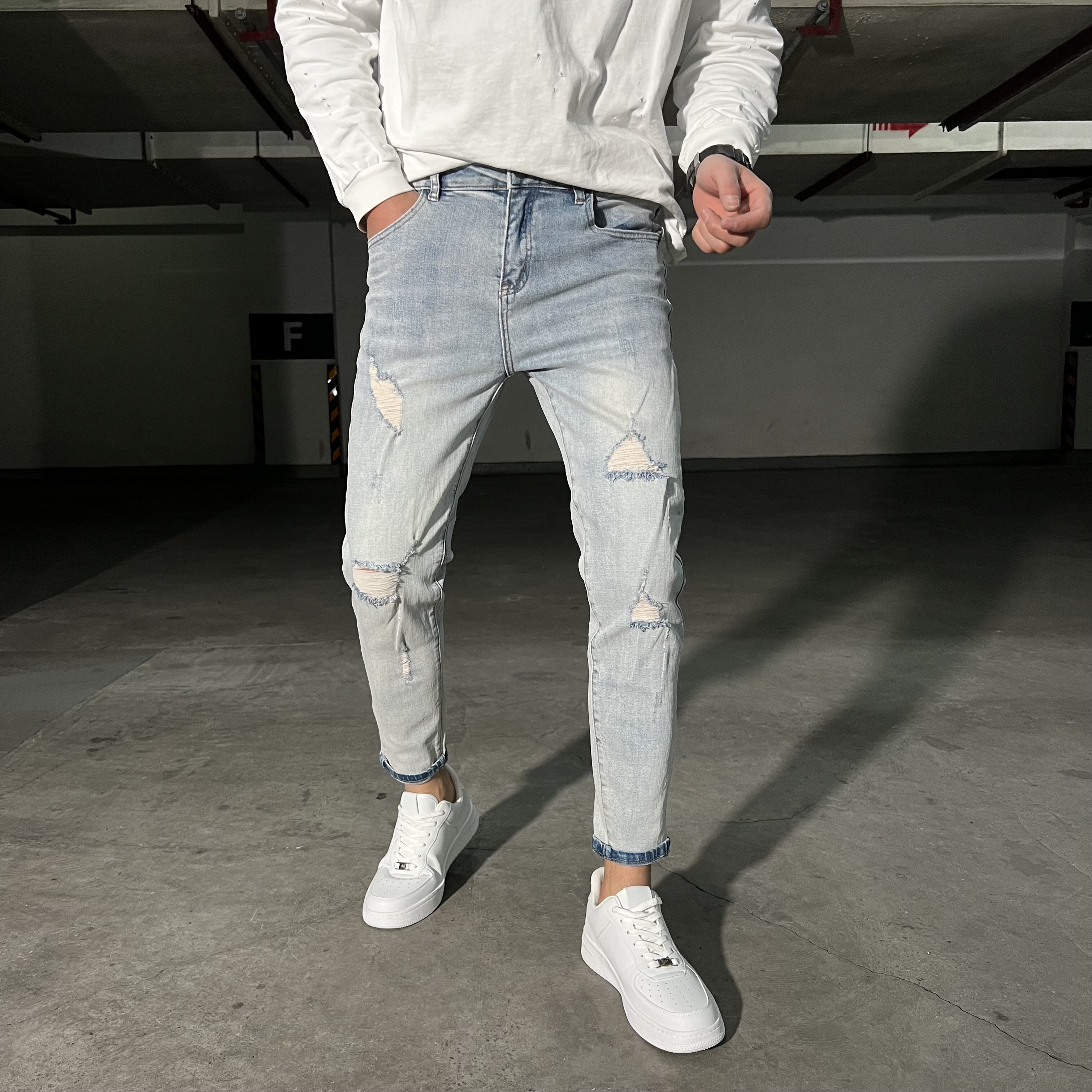 浅白蓝破洞牛仔裤男潮牌修身九分裤男2023新款春夏薄款小脚男裤