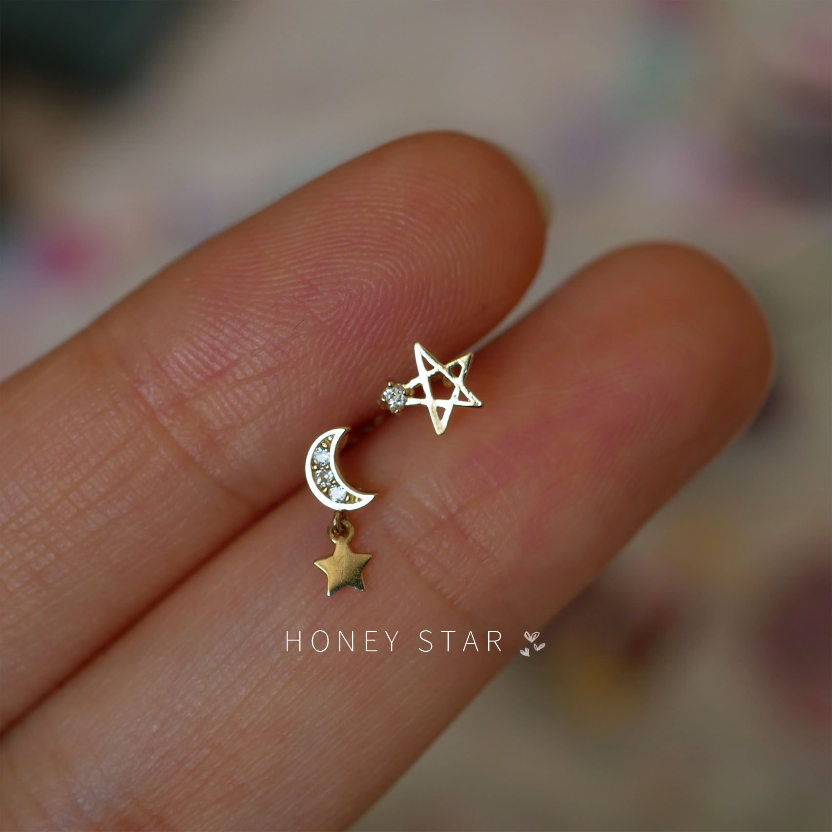 HONEY.镂空星月 10k金迷你精致不对称金珠拧螺丝单只免摘通勤耳钉