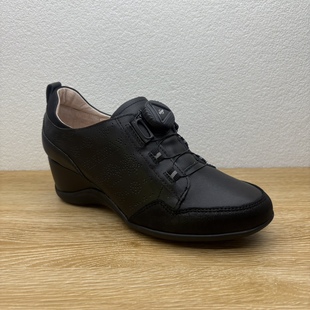 Hush Puppies 暇步士女鞋真皮坡跟休闲鞋经典款春夏镂空单鞋HMF35