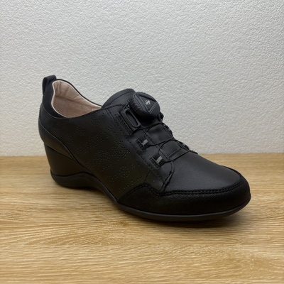 Hush Puppies 暇步士女鞋真皮坡跟休闲鞋经典款春夏镂空单鞋HMF35