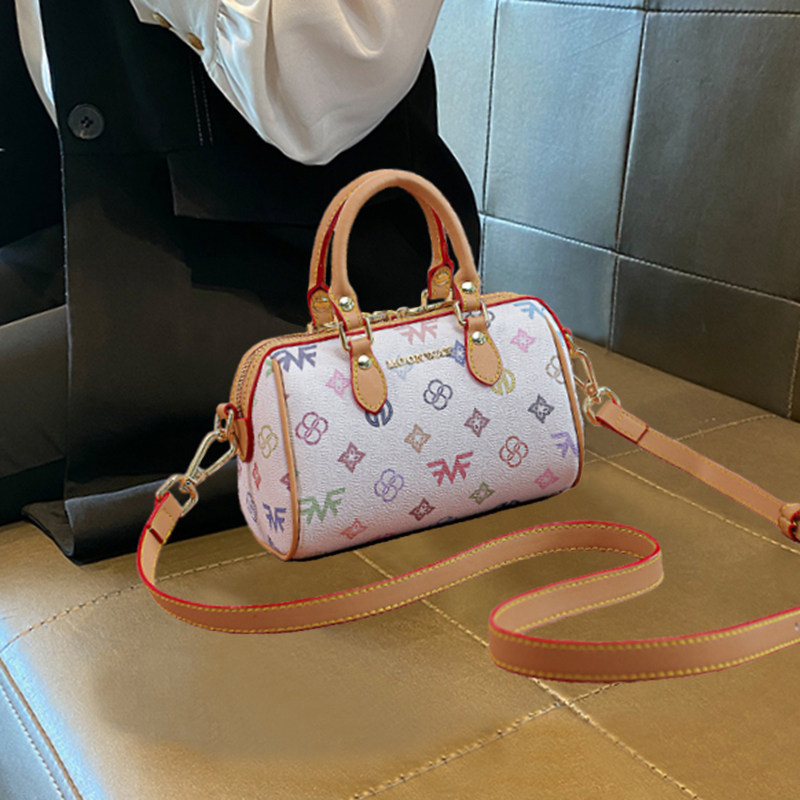 MKF包包女2026新款高级感时尚老花七彩枕头包mini手提单肩斜挎包