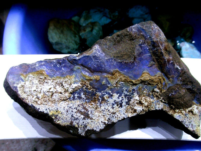 澳大利亚欧泊蛋白石天然七彩铁黑澳宝原石吊坠戒指150*100mm500g