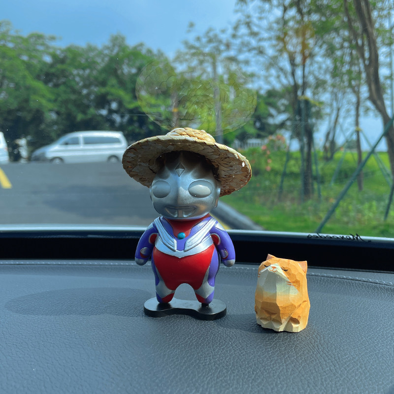 迪迦肥宅奥特曼q萌汽车摆件男朋友车载装饰品可爱卡通中控台礼物