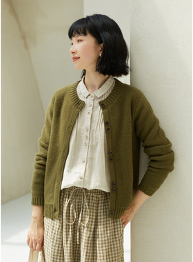 忘城Y522座/绿野仙踪/秋冬新款26支双股全羊毛彩点圆领开衫外套女