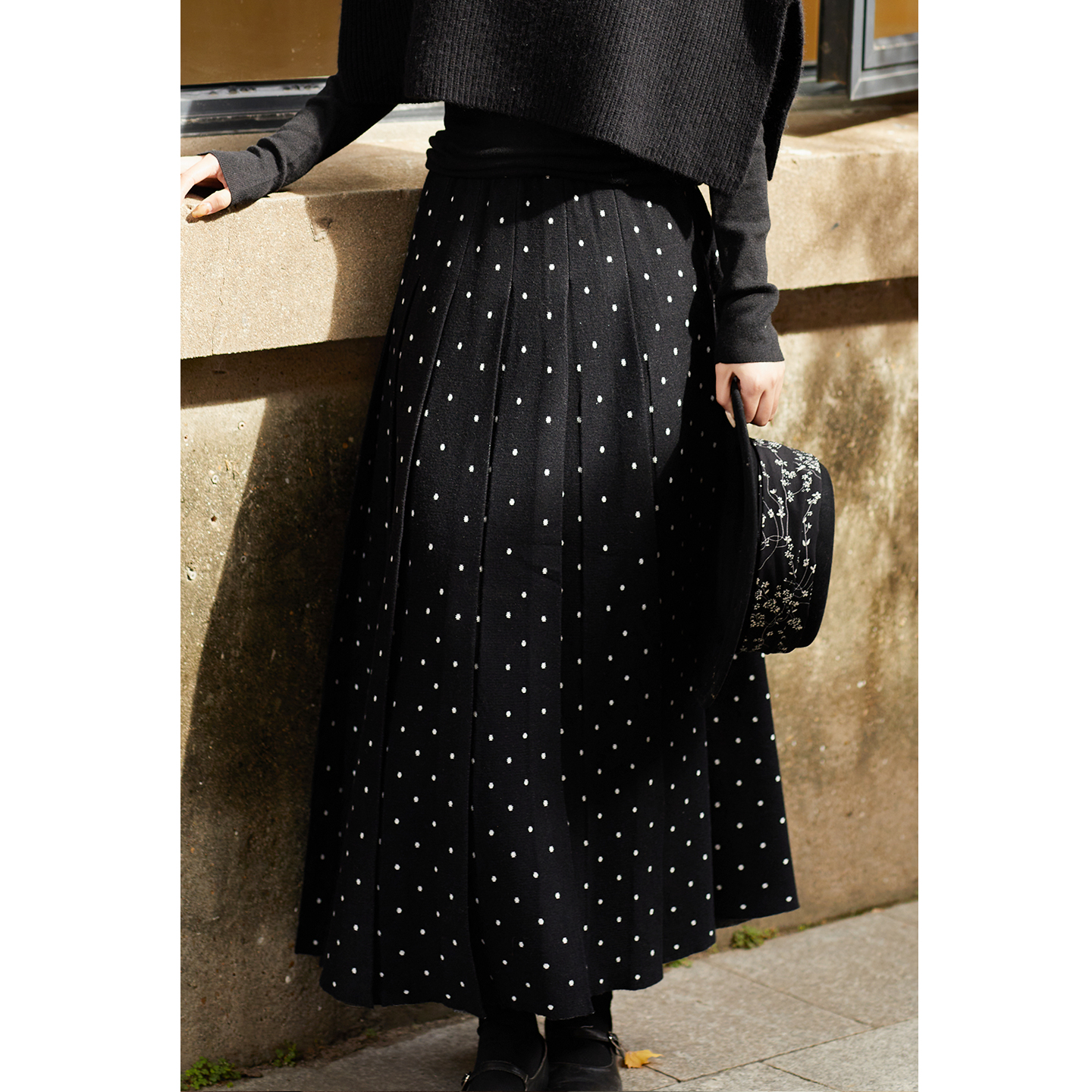 忘城C2041座/旧梦/冬新款绵羊毛混纺复古文艺黑色波点显瘦半身裙