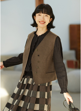 忘城A386座/林深见鹿/2023冬新品羊毛棉混纺复古V领薄毛呢马甲女