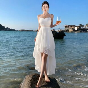 白色吊带假两件连衣裙女新款海边度假风不规则雪纺大摆燕尾中长裙