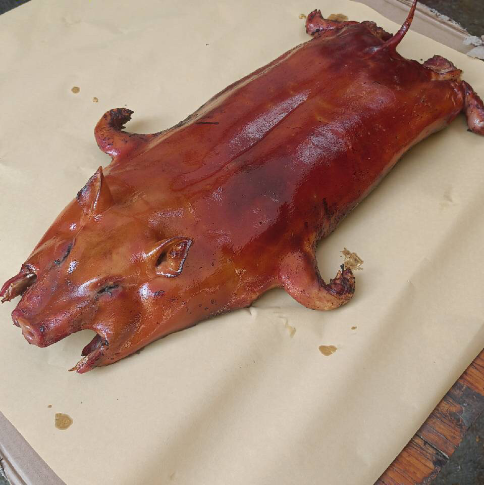 海南正宗烤乳猪整只临高现烤脆皮烤猪约3到6斤发顺丰快递