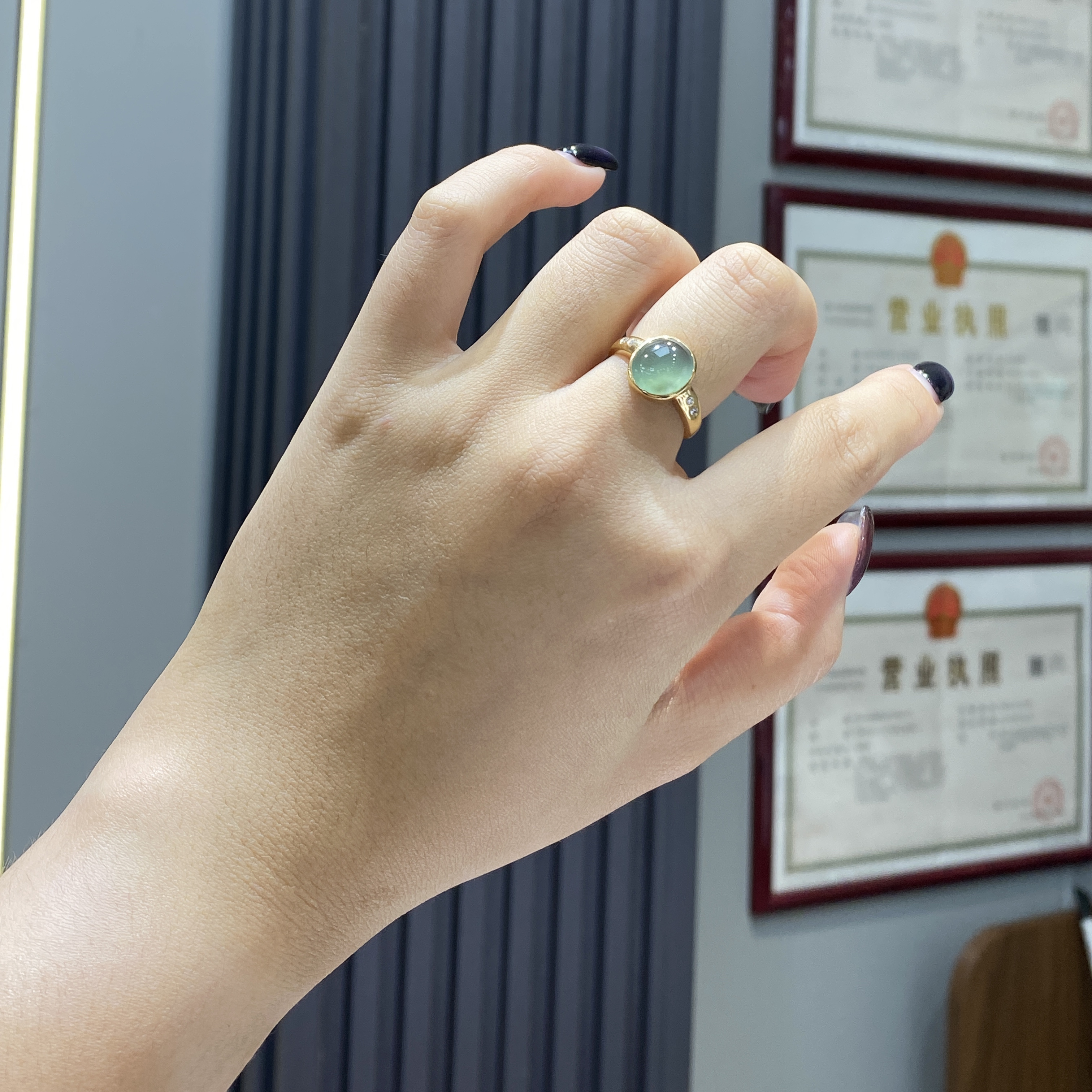 泗隆珠宝-天然A货翡翠蛋面戒指 缅甸玉石18k晴水蛋面戒指女款