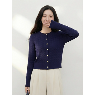 女金扣显瘦短款 藏青麻花纹针织衫 新款 外搭毛衣上衣 韩系温柔风