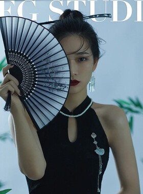 新中式旗袍古装摄影道具黑色水墨画渐变梅花扇子竹扇晨袍结婚女扇