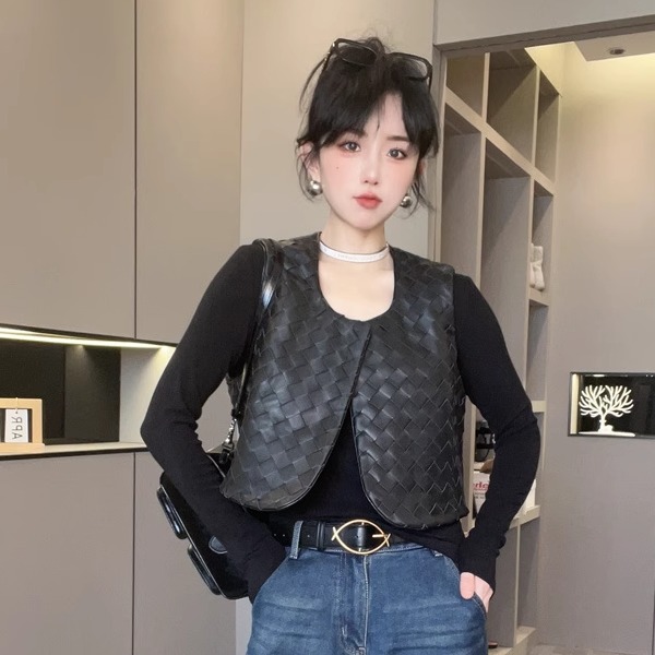 短款纯色编织皮马甲百搭圆领