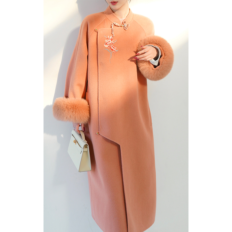 刺绣狐狸毛大衣羊驼毛