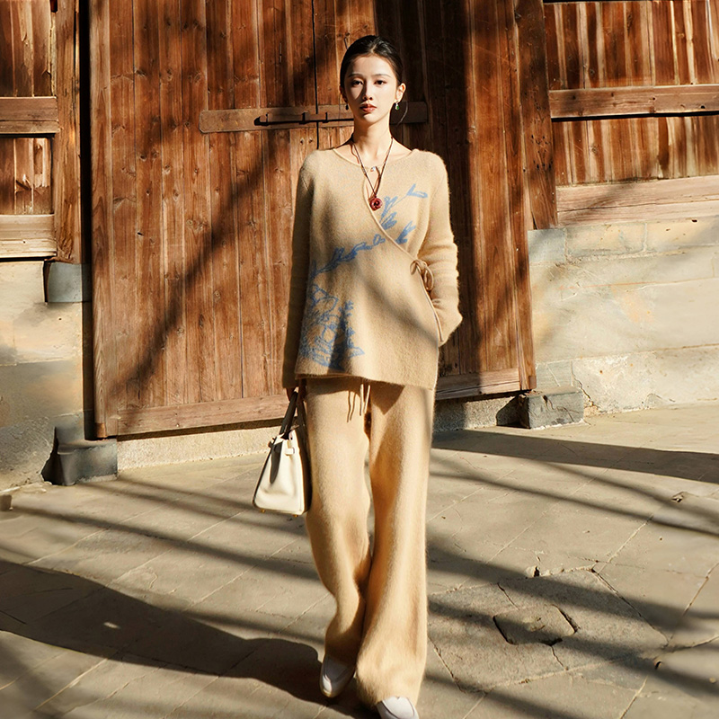 毛呢牦牛绒时尚两件套装意境上衣