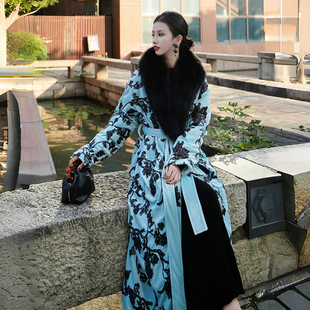 澄渔高定【海蓝宝】尊崇矜奢新中式丝绒珠片绣狐狸毛白鹅绒羽绒服