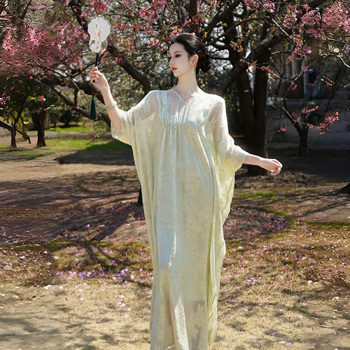澄渔高定国风牡丹抽褶连衣裙